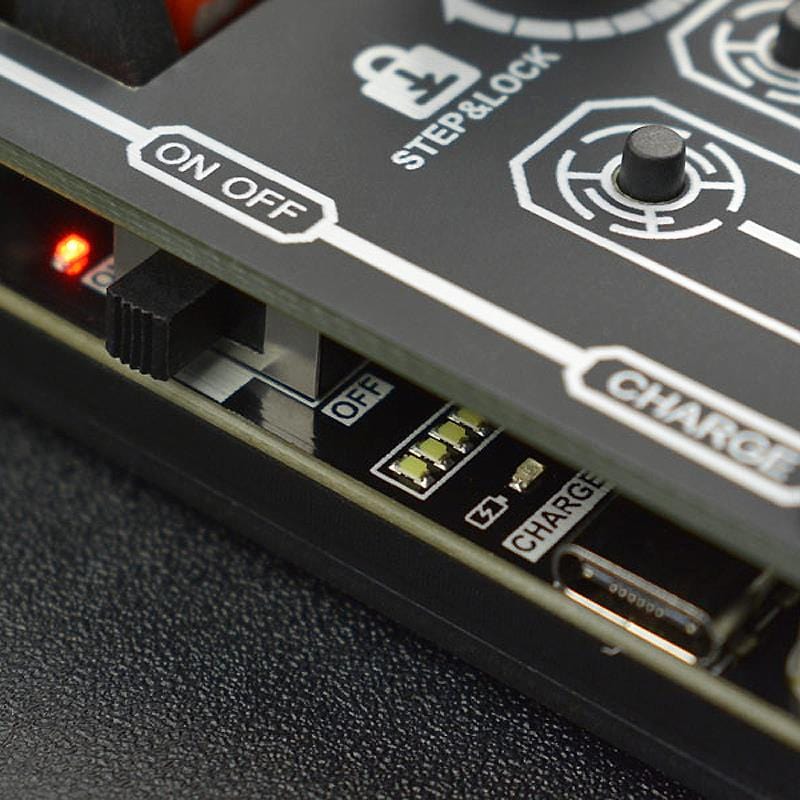 6-Way Adjustable DC Regulated Power Supply for 18650 Batteries [Discontinued] - Image 4