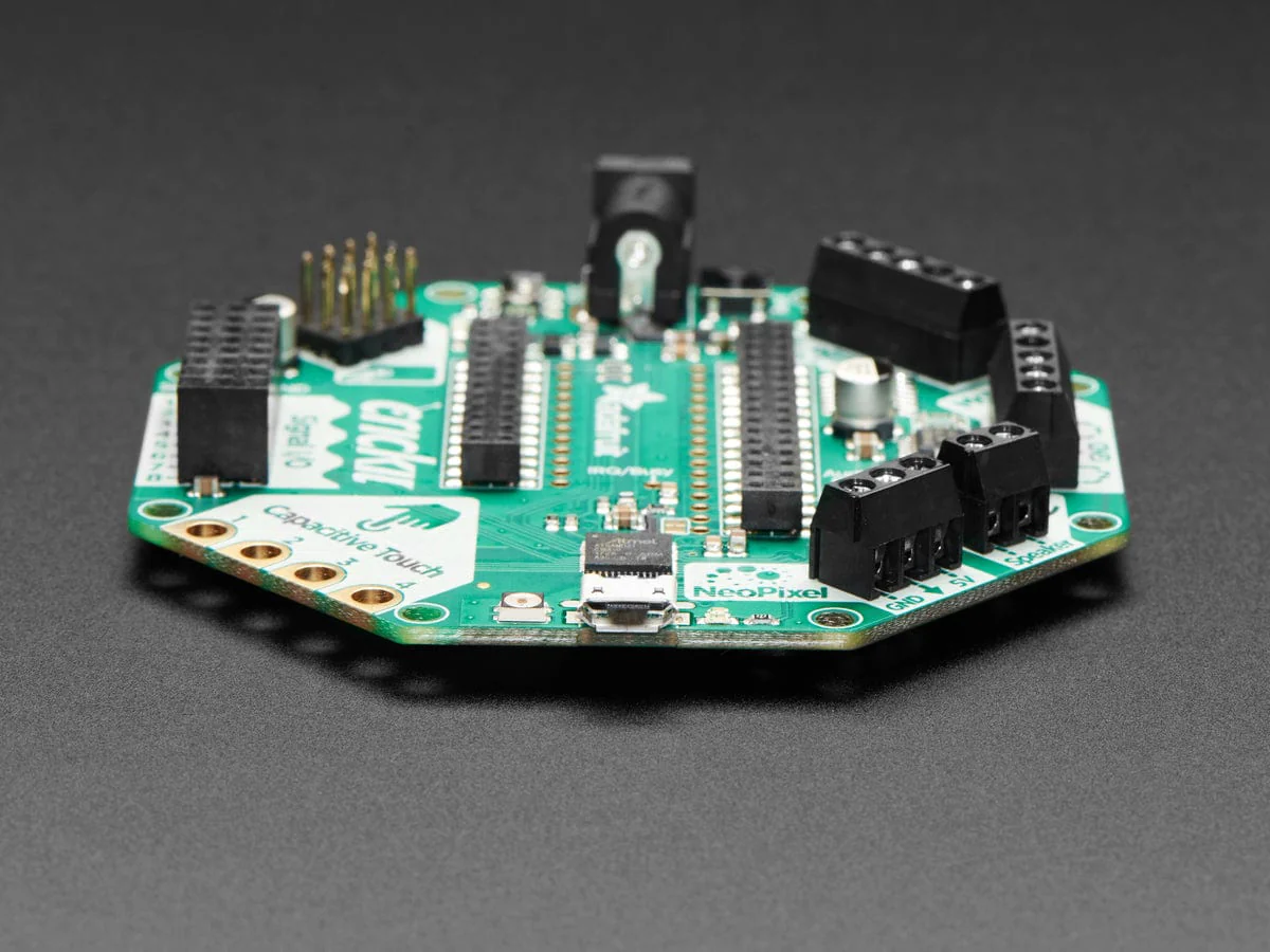 Adafruit CRICKIT FeatherWing for any Feather - Image 3