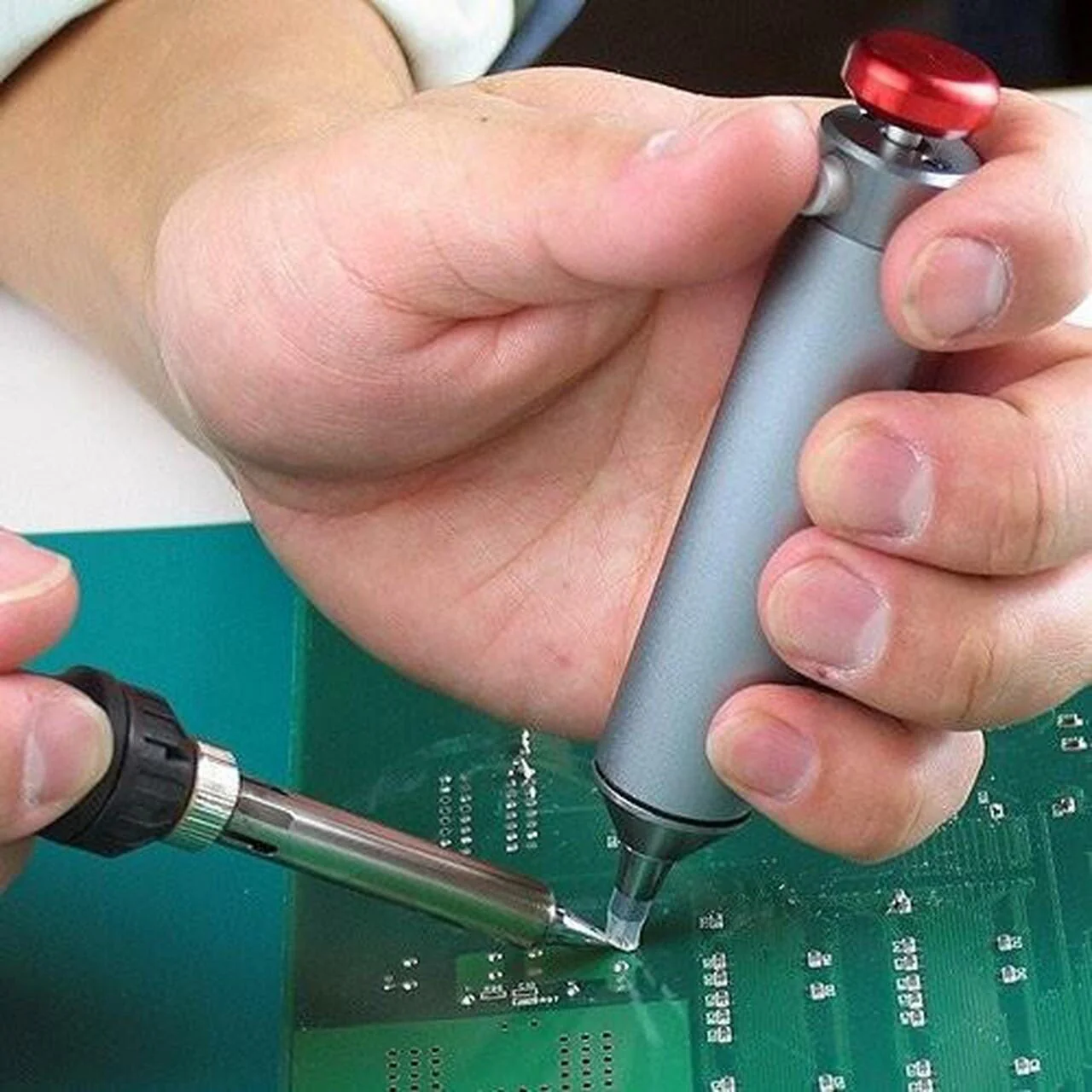 Engineer® SS-02 Professional Silicone-Tip Solder Sucker [Discontinued] - Image 2