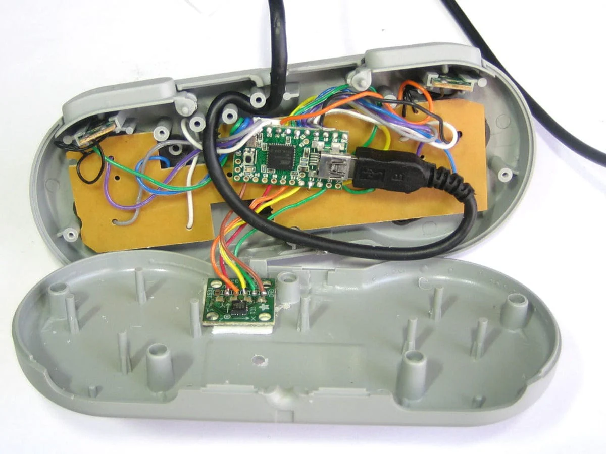 USB game pad with accelerometer project pack [Discontinued] - Image 2