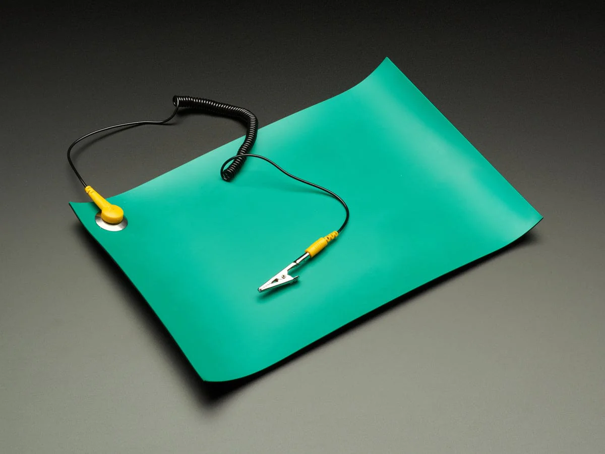 Anti-Static ESD Rework Mat with Grounding Clip - A4 Size (20cm x 30cm) - Image 2