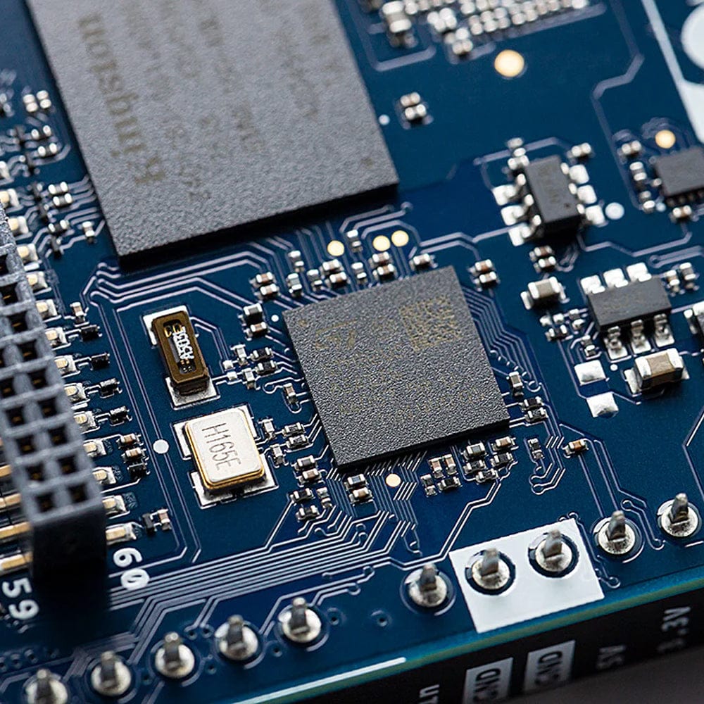 Arduino UNO Q - Image 6