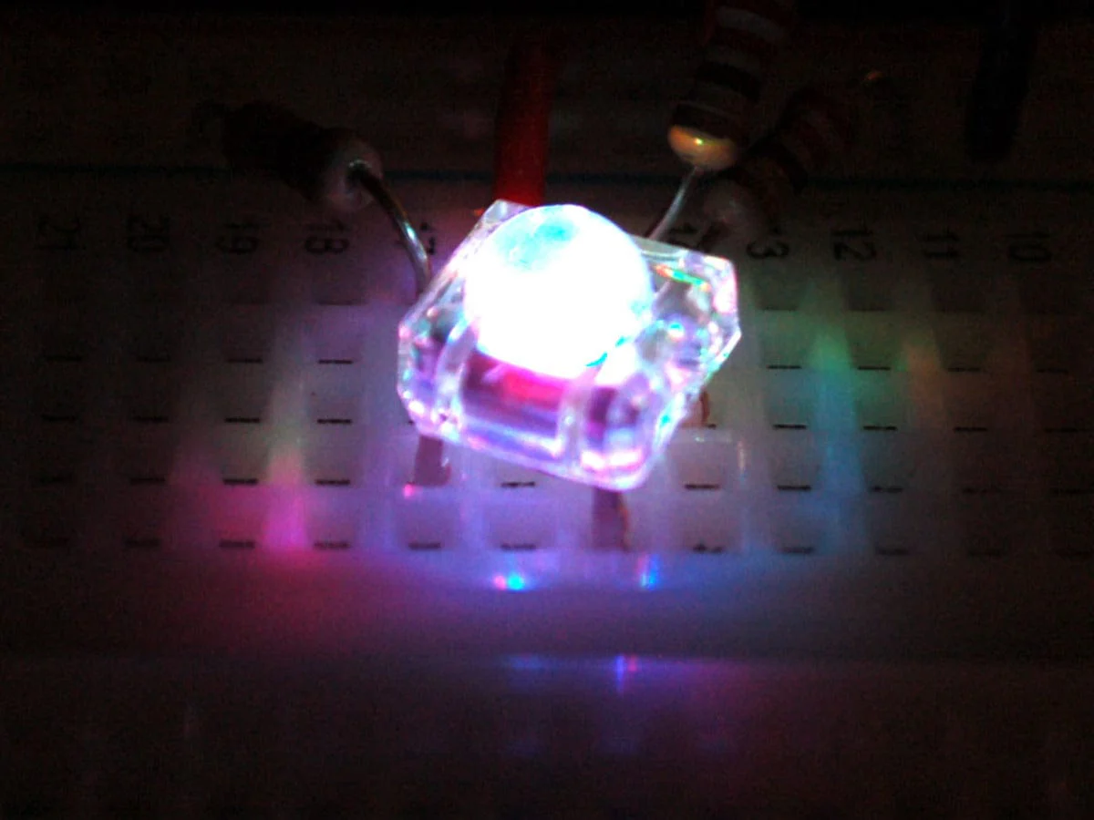 Clear 'Piranha' Super-flux  RGB (tri-color) LED (Common Anode) [Discontinued] - Image 2