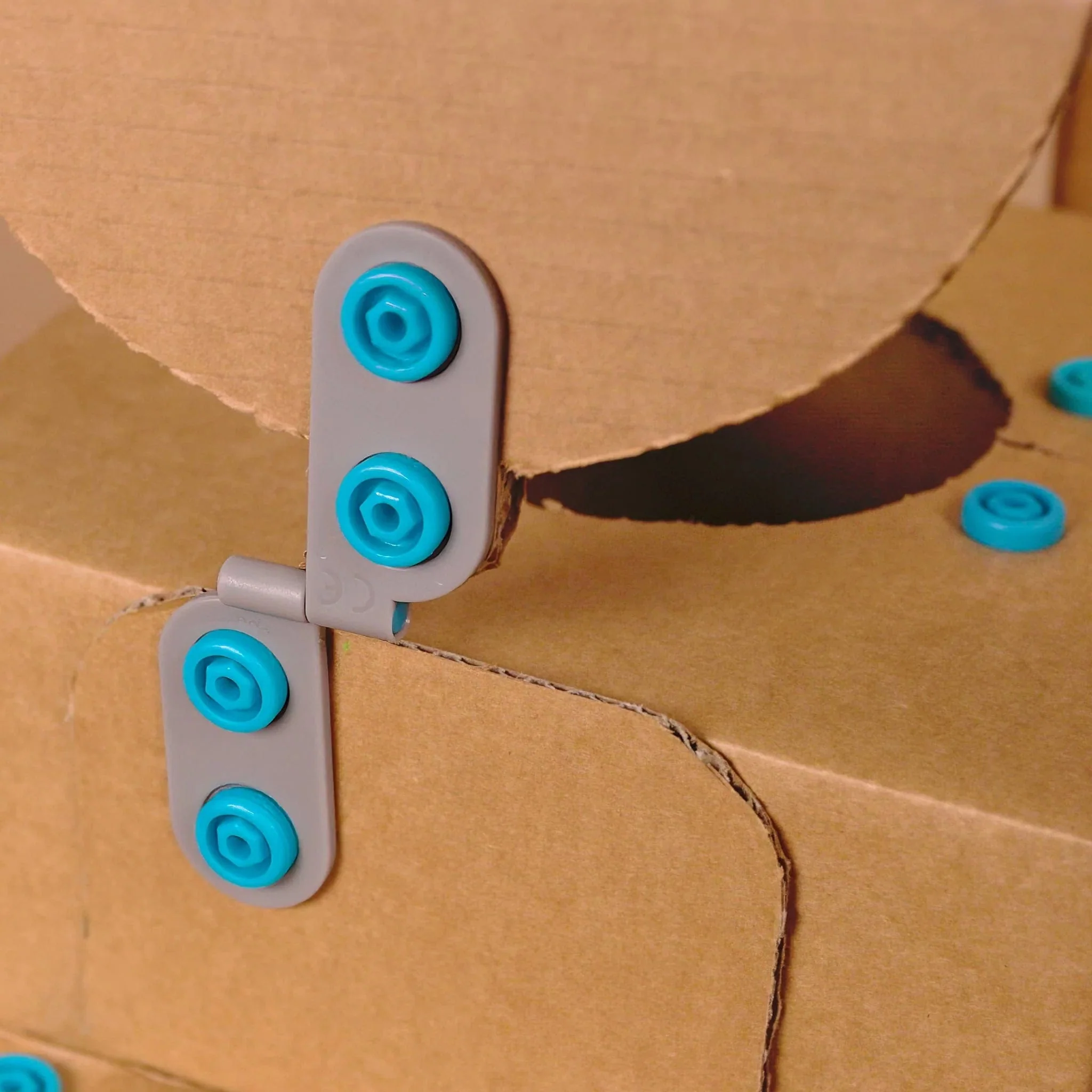 Makedo Spin-Hinge - Image 7