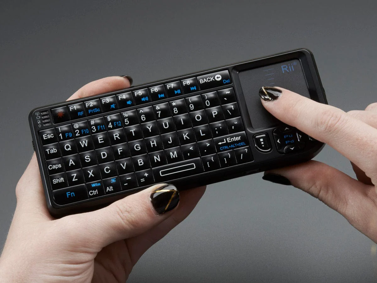 Miniature Wireless USB Keyboard with Touchpad - Image 3