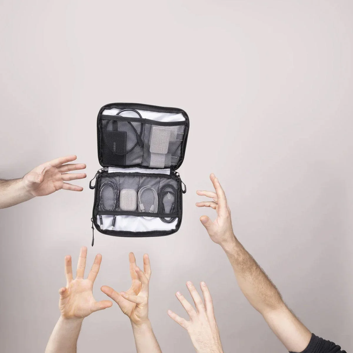 Troika Black Tech Pouch 2 - Image 4