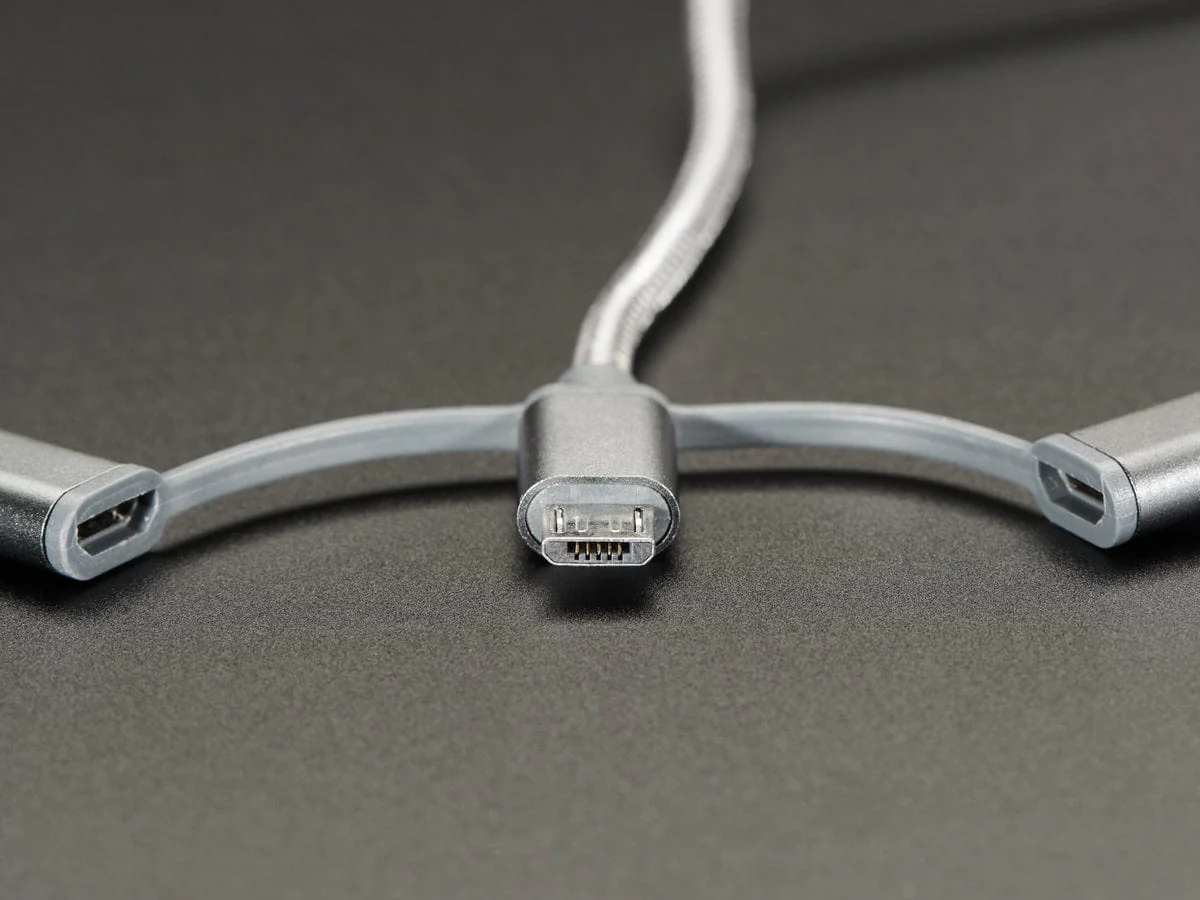 USB 3-in-1 Sync and Charge Cable - Micro B / Type-C / Lightning [Discontinued] - Image 4